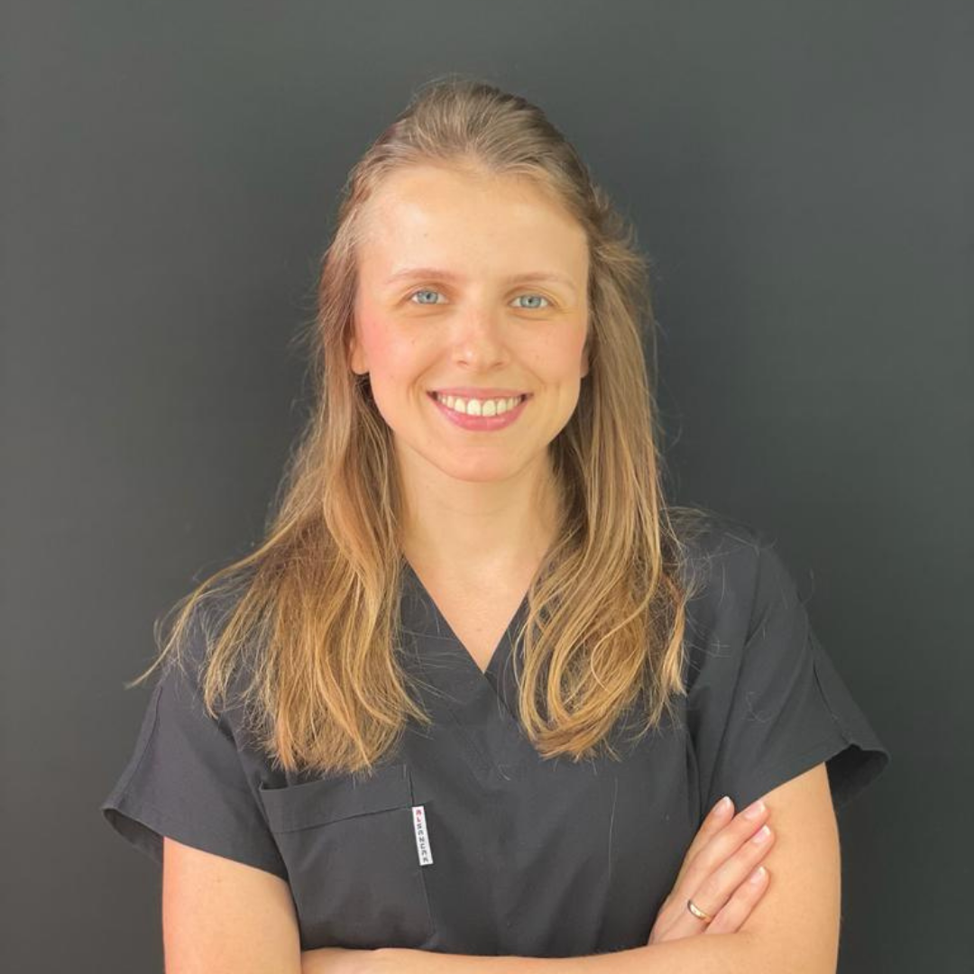 UZMAN DT. NARİN ÖZTÜRK